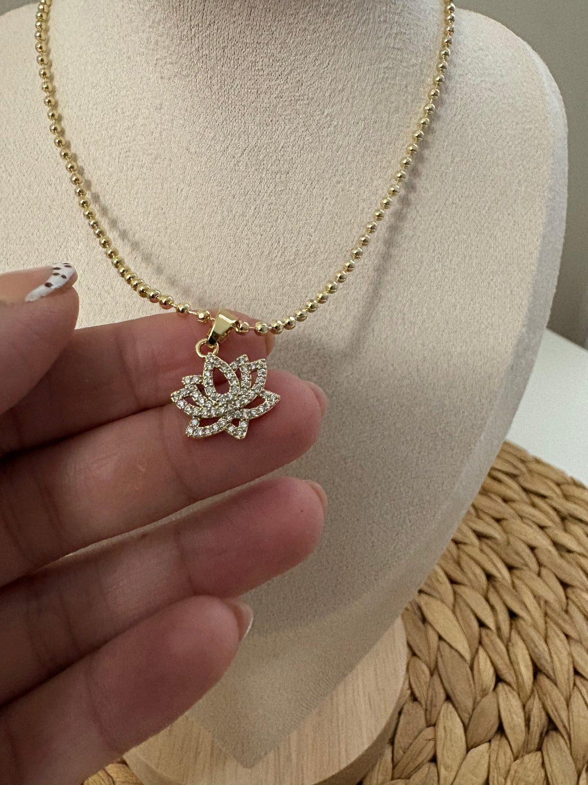 Lotus Chain