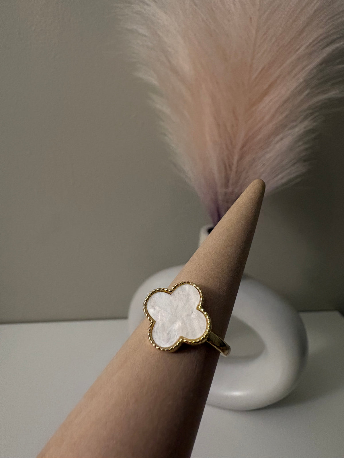 Clover Ring