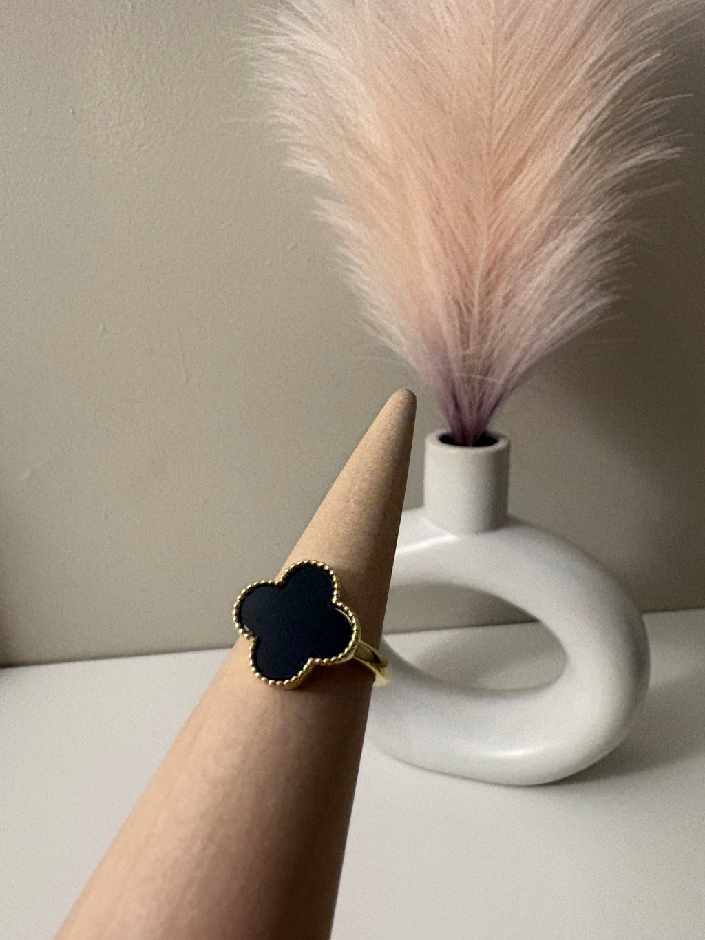 Clover Ring